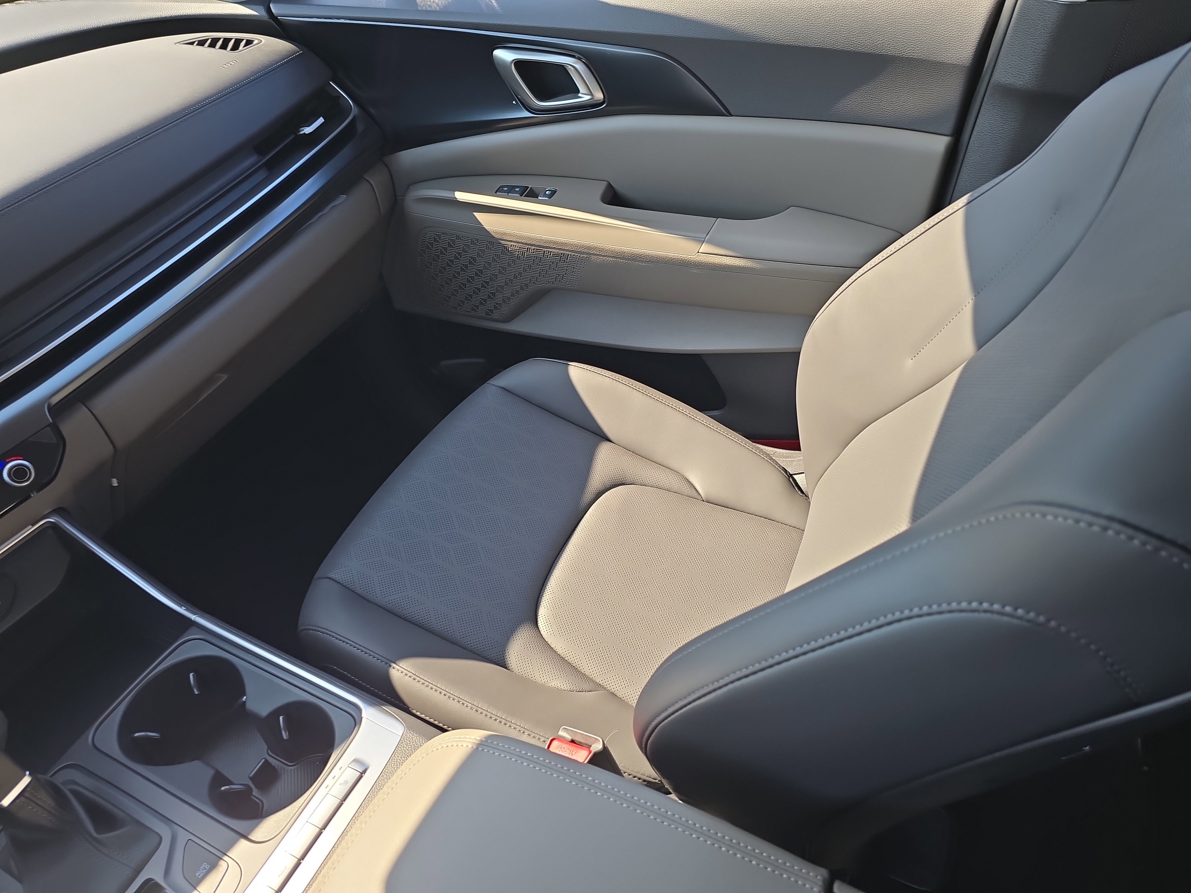 New 2026 Deep Chroma Blue Kia LXS image 15