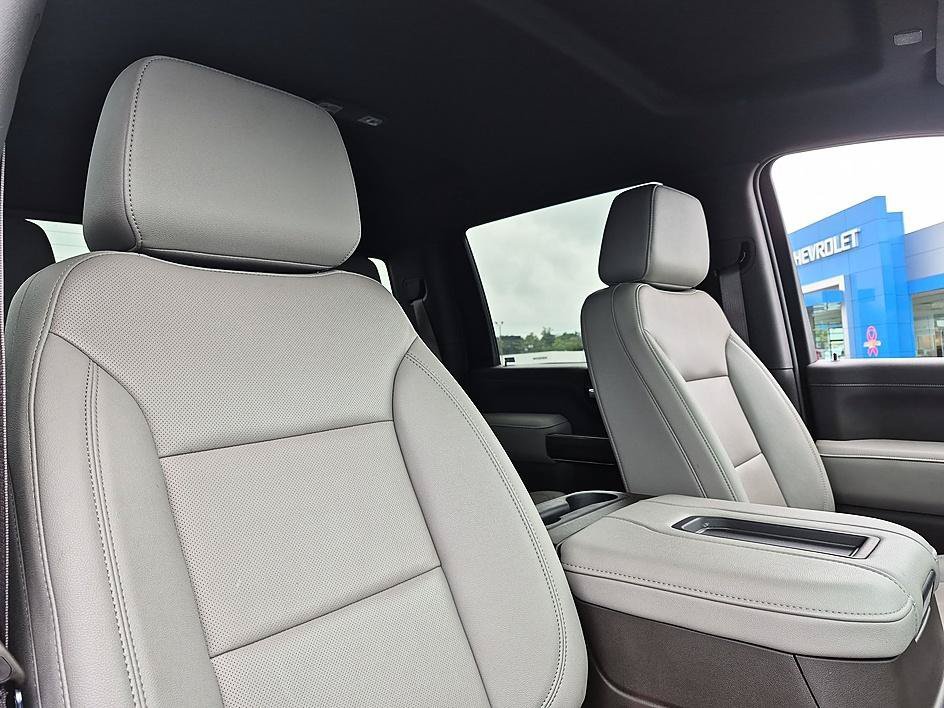 Used 2022 Black Chevrolet LTZ image 33