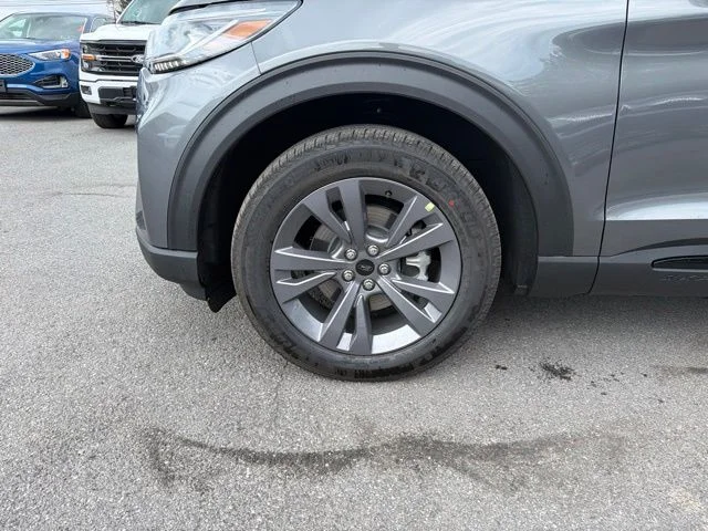 Used 2026 Gray Ford Active image 13