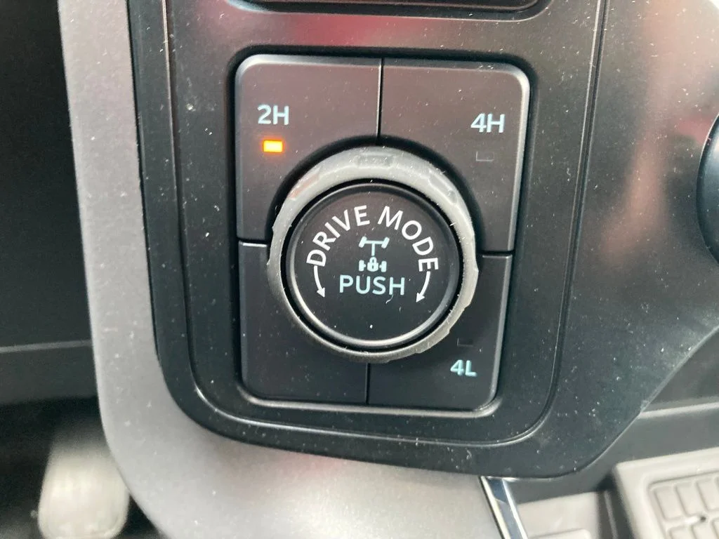 Used 2025 Gray Ford XLT image 37
