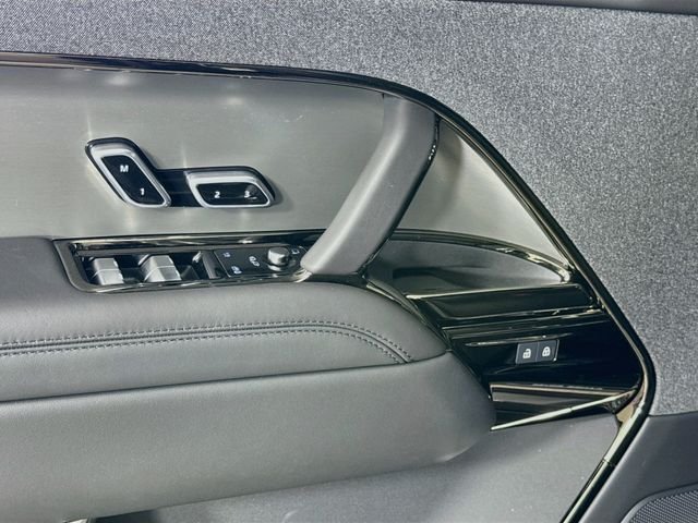 New 2026 Carpathian Grey Land Rover Dynamic SE image 20