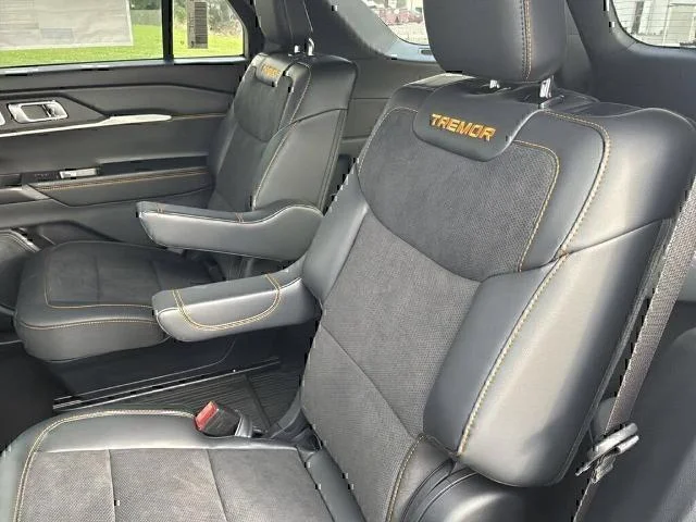 New 2026 Carbonized Gray Metallic Ford Tremor® image 41
