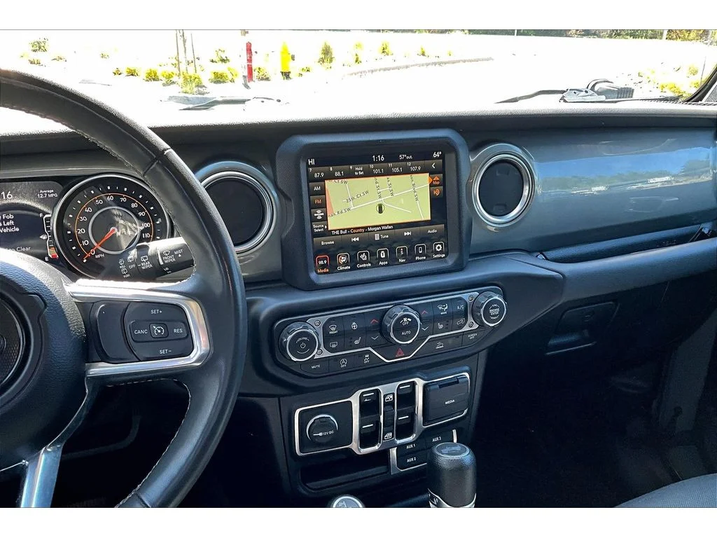 Used 2023 Grey Jeep Sahara image 6