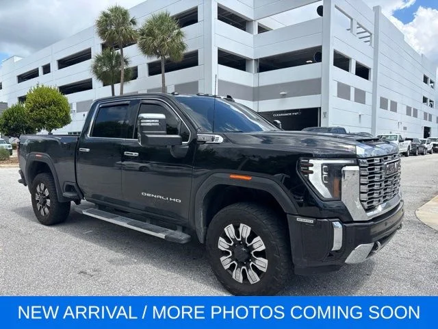 2025 GMC Sierra 4WD Crew Cab Standard Box Denali's photo