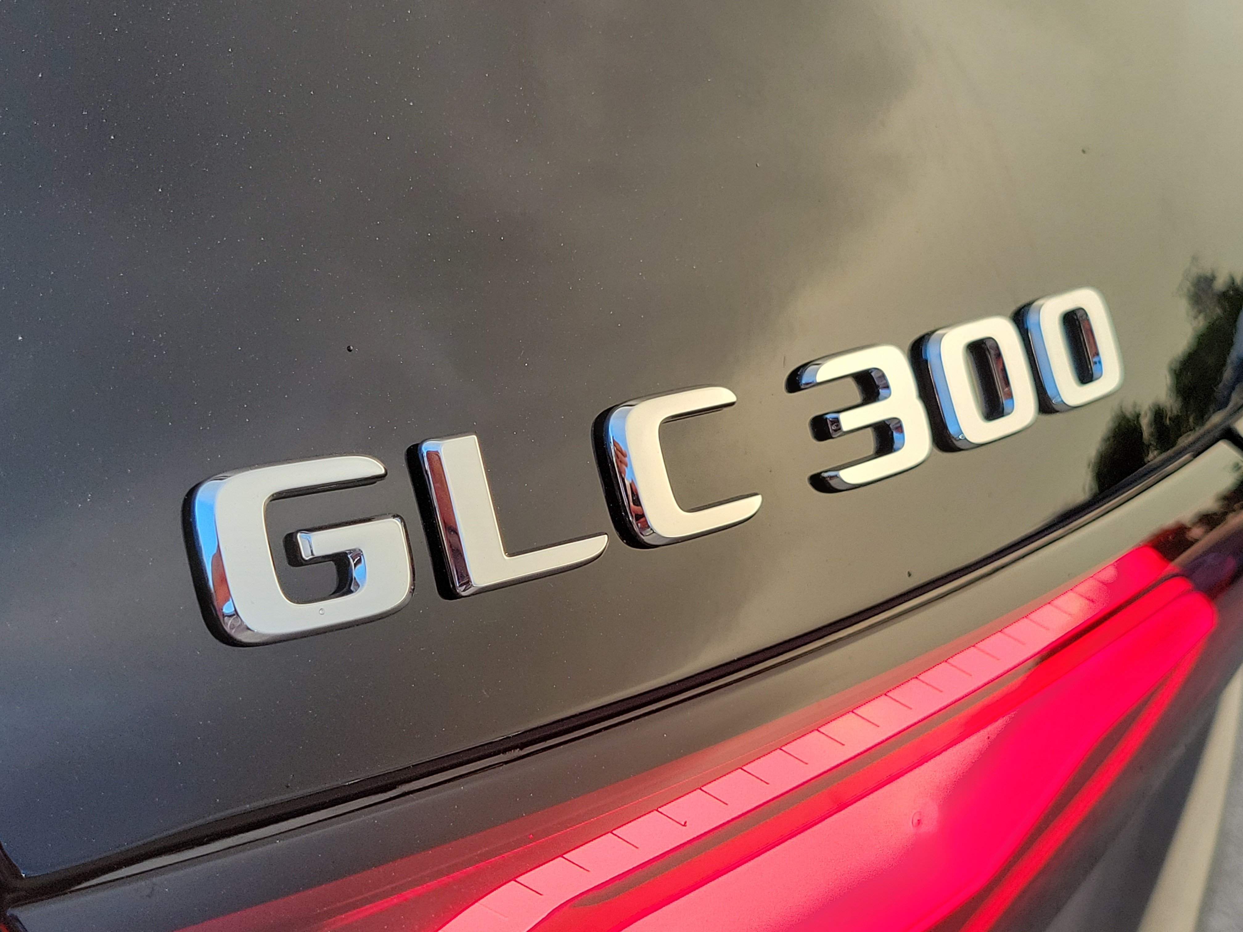 New 2026 Black Mercedes-Benz GLC 300 image 37