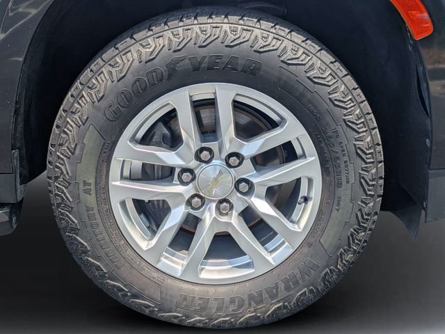 Used 2022 Black Chevrolet LS image 11