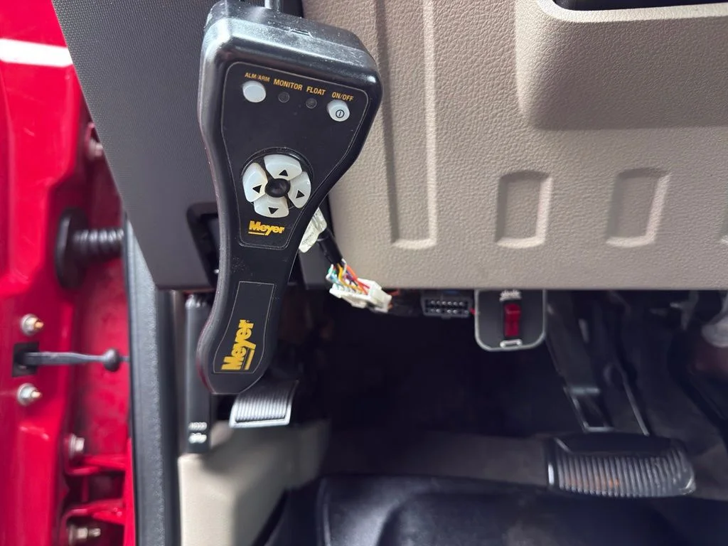 Used 2010  Ford XL image 20