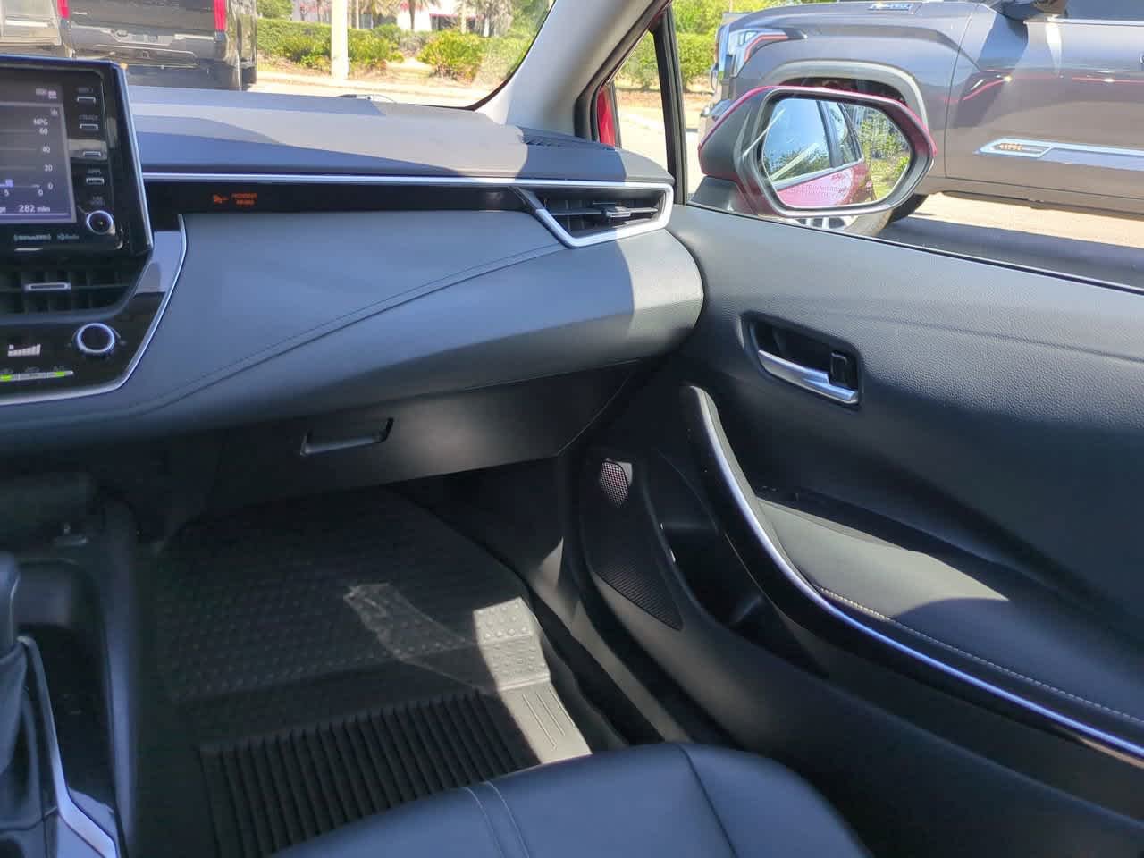 2022 Toyota Corolla XLE - Photo 16
