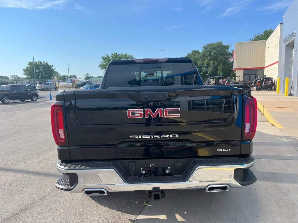 2026 GMC Sierra 1500 SLT - Photo 6