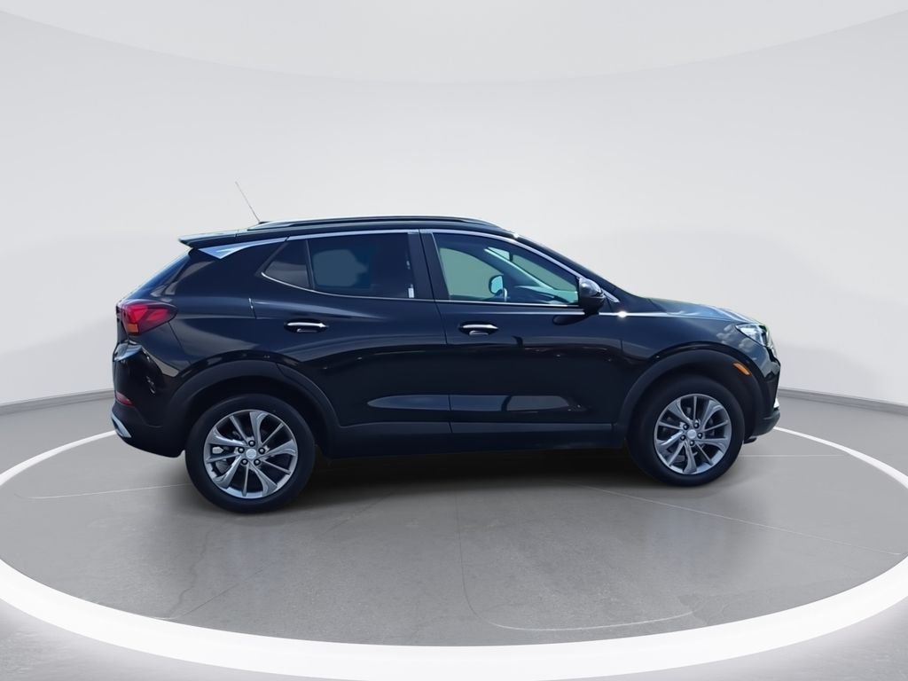 Used 2022 Black Buick Select image 9