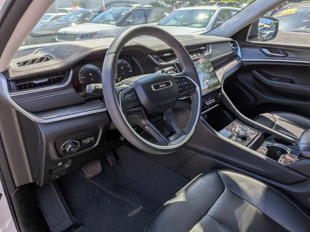 Used 2023 White Jeep Limited image 13