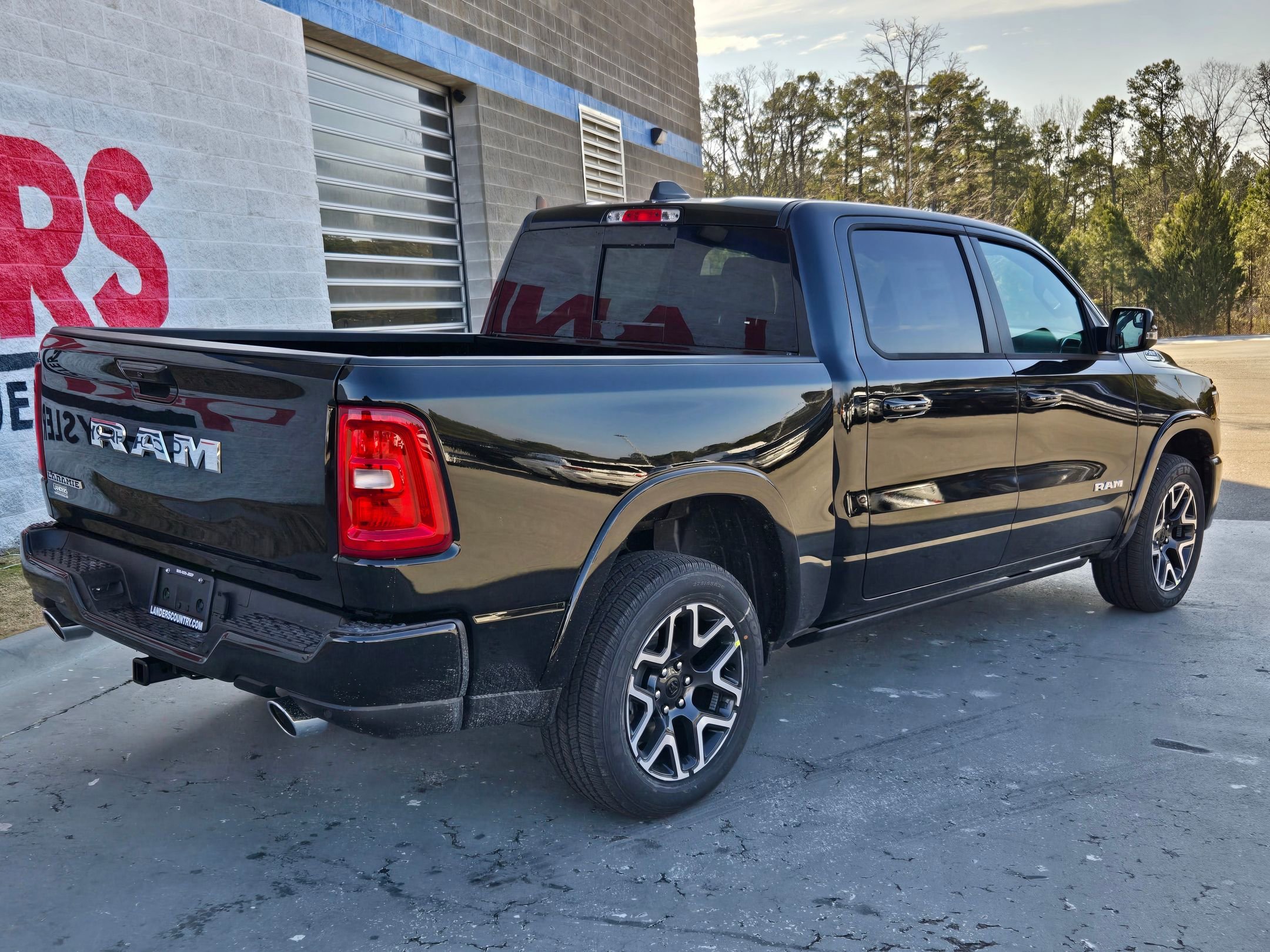 New 2026 Diamond Black Crystal Pearl-Coat Exterior Paint RAM Laramie image 7