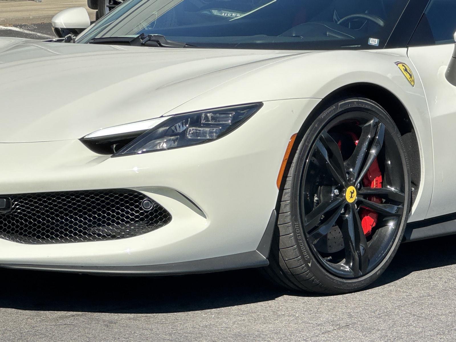 Used 2025 Bianco Cervino Ferrari  image 38