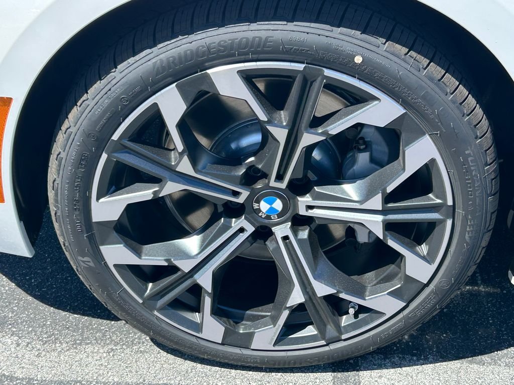New 2026 Mineral White Metallic BMW 330i xDrive image 9