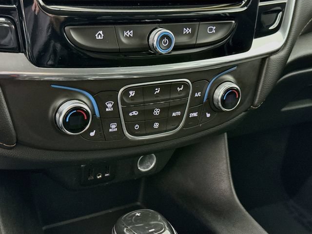 Used 2019 SILVER ICE METALLIC Chevrolet LT Cloth image 16