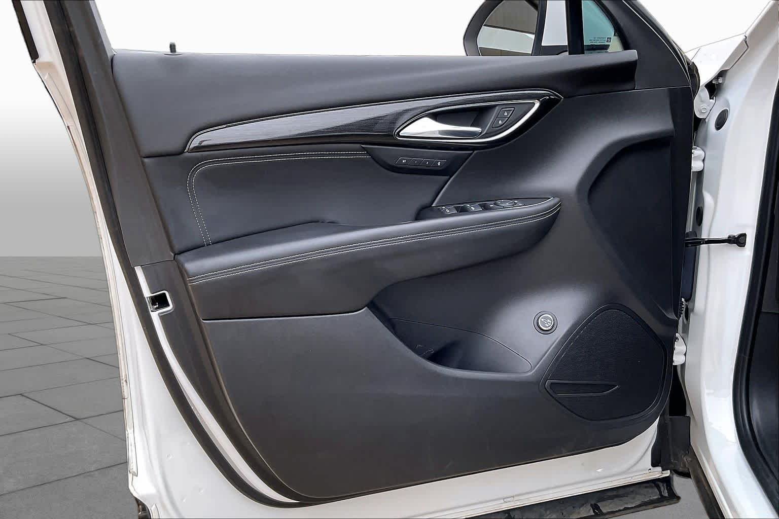 Used 2023 SUMMIT WHITE Buick Essence image 19