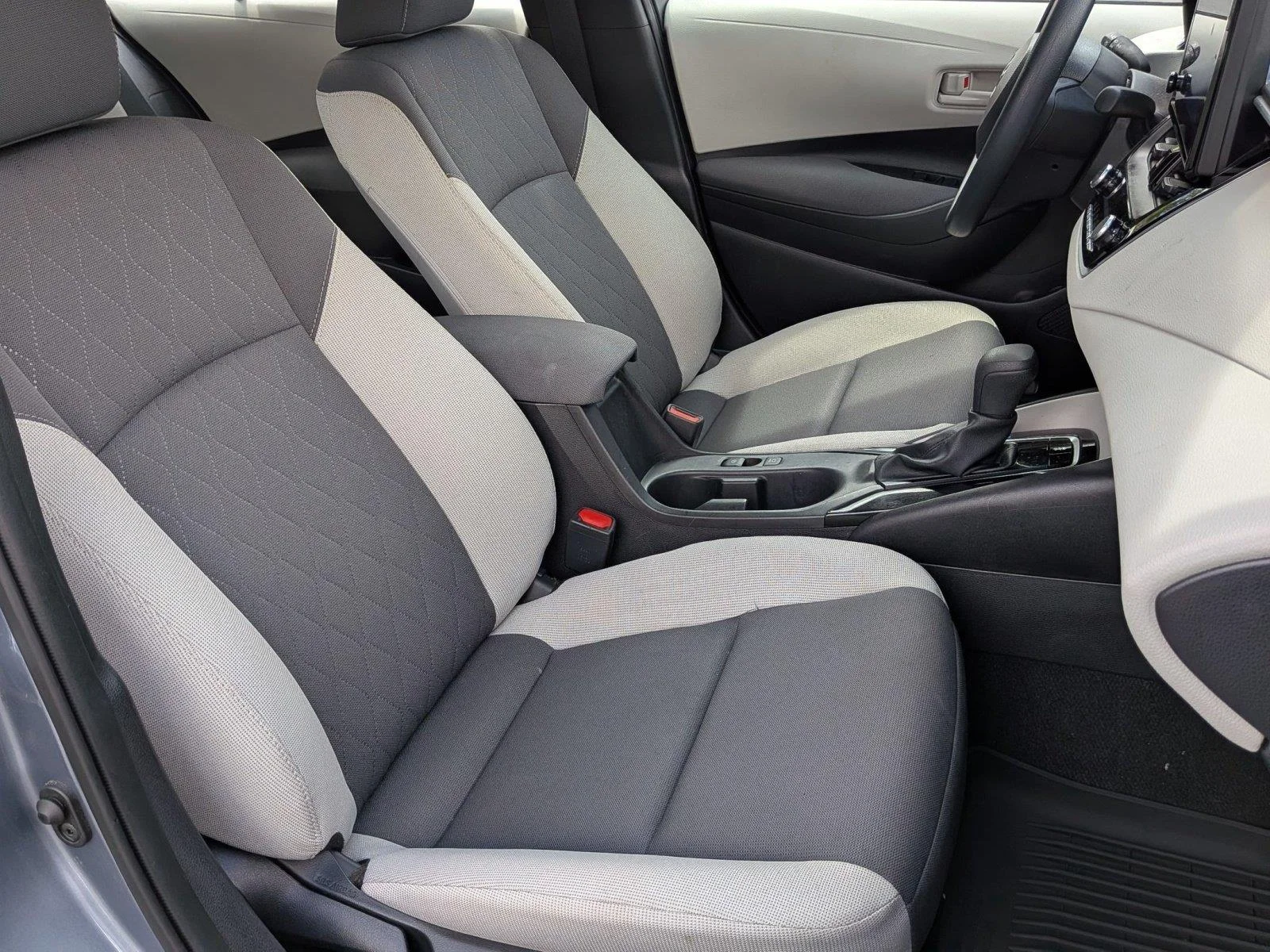 Used 2025 Celestite Toyota LE image 33