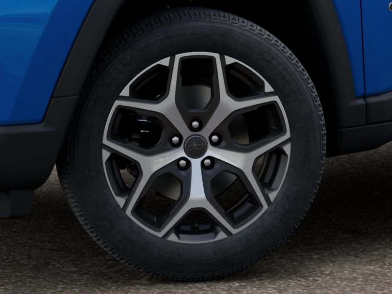 New 2026 Hydro Blue Pearl-Coat Exterior Paint Jeep Limited image 4