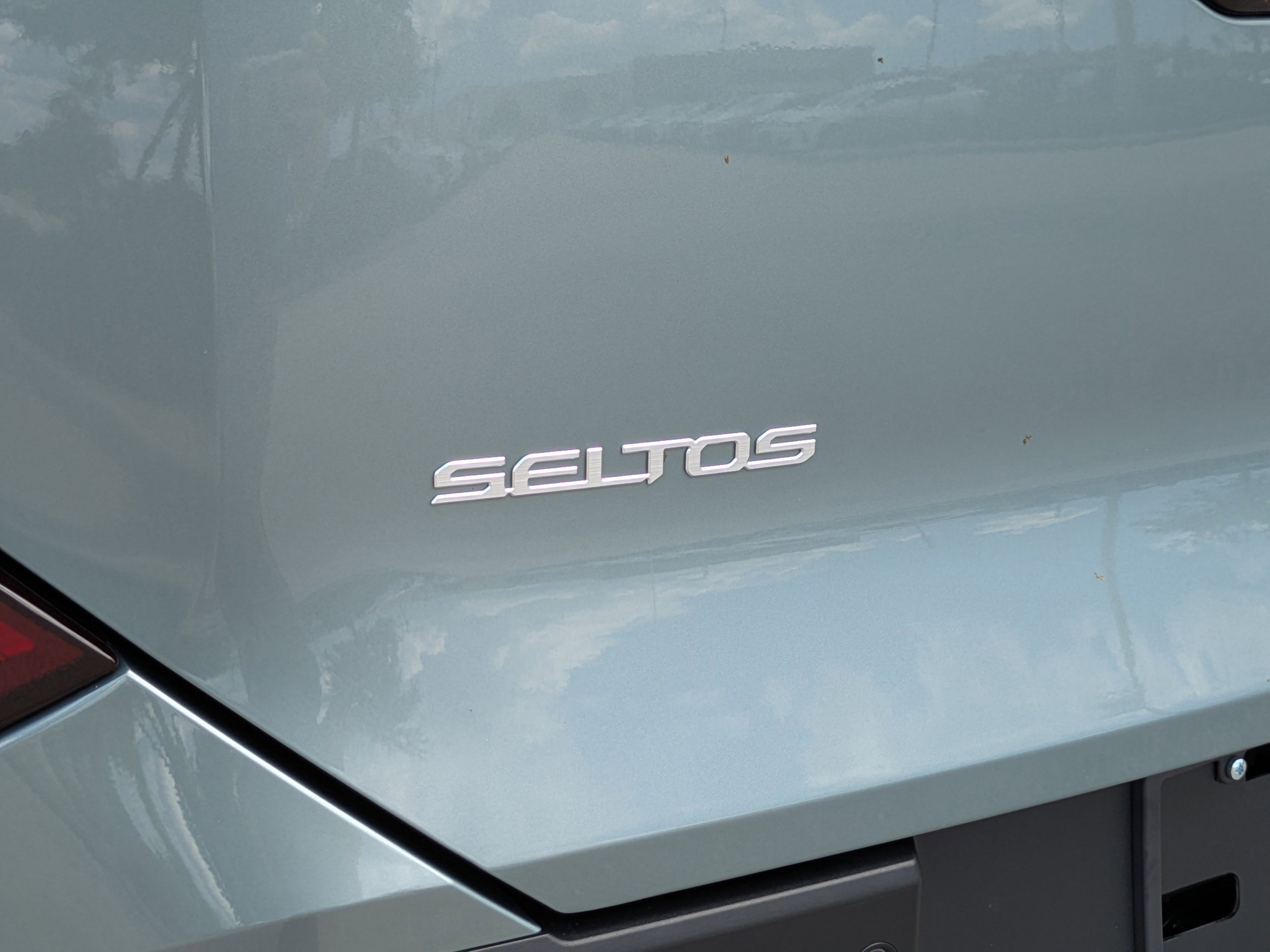 New 2027 Iceberg Green Kia EX image 6