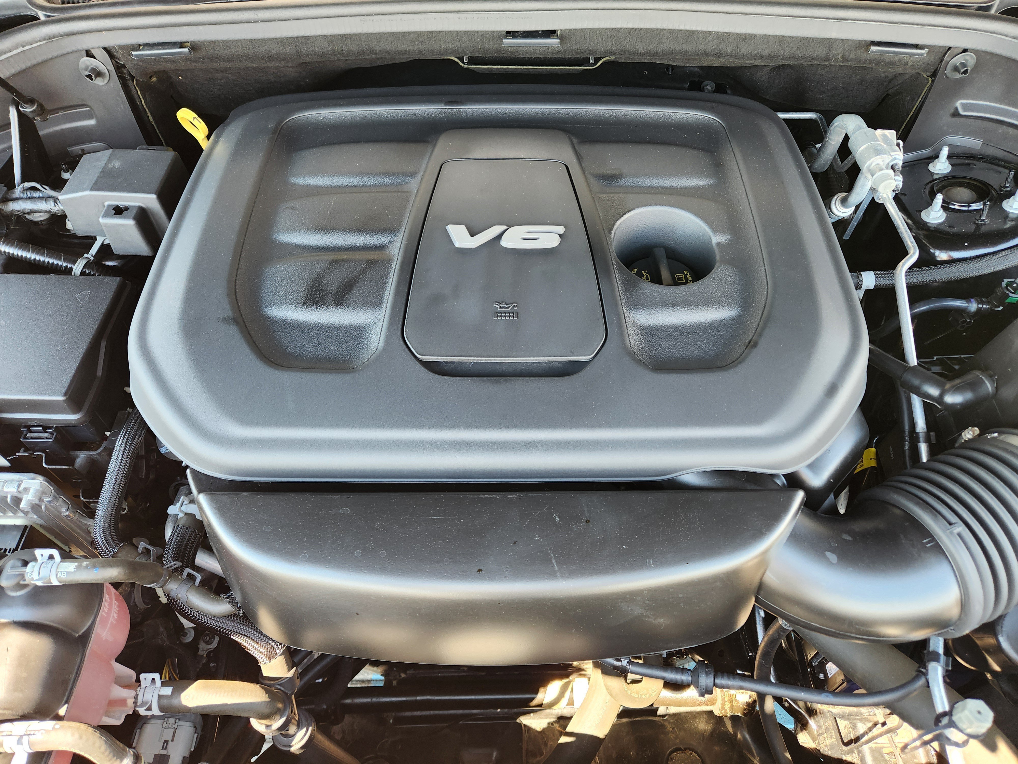 Used 2019 Diamond Black Crystal Pearlcoat Jeep Altitude image 9