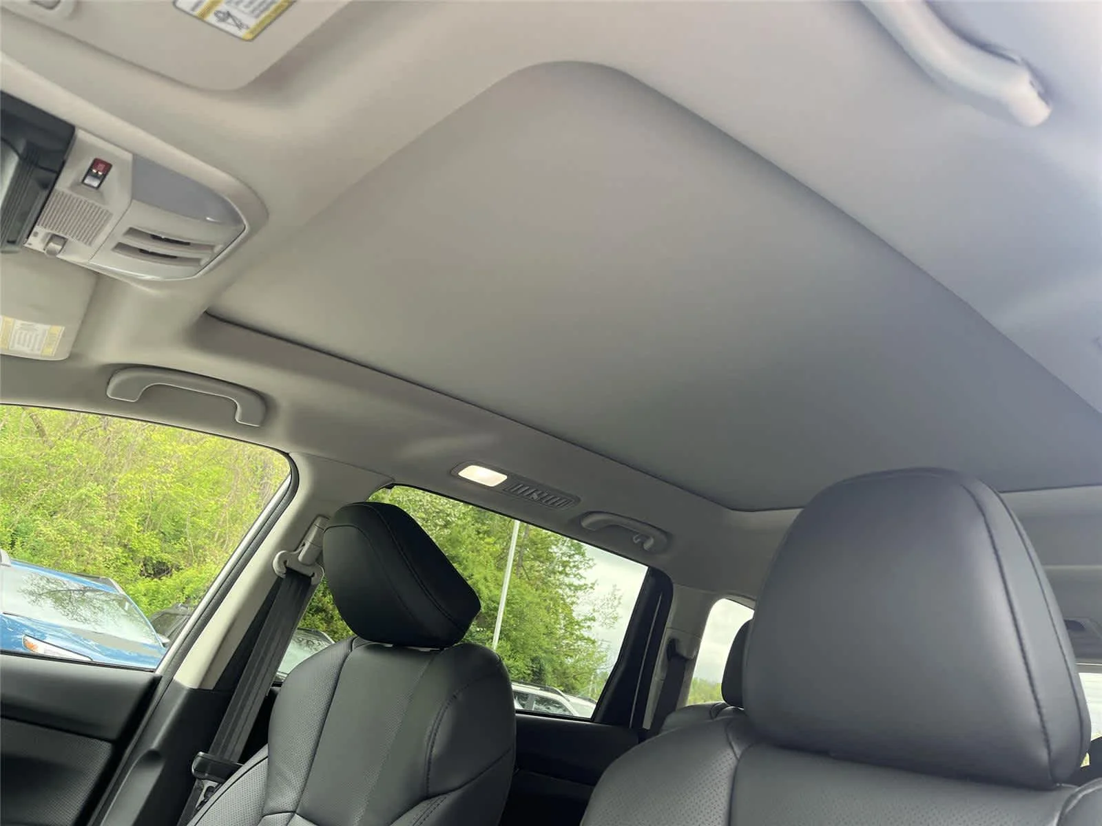 New 2026 CRYSTAL WHITE PEARL Subaru Touring 7-Passenger image 14