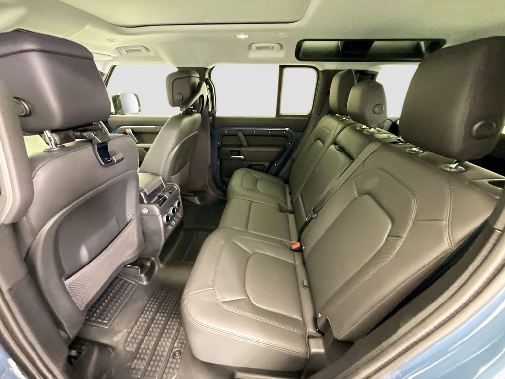 New 2026 Tasman Blue LAND ROVER S image 20