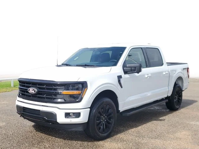 New 2026 Oxford White Ford XLT image 2