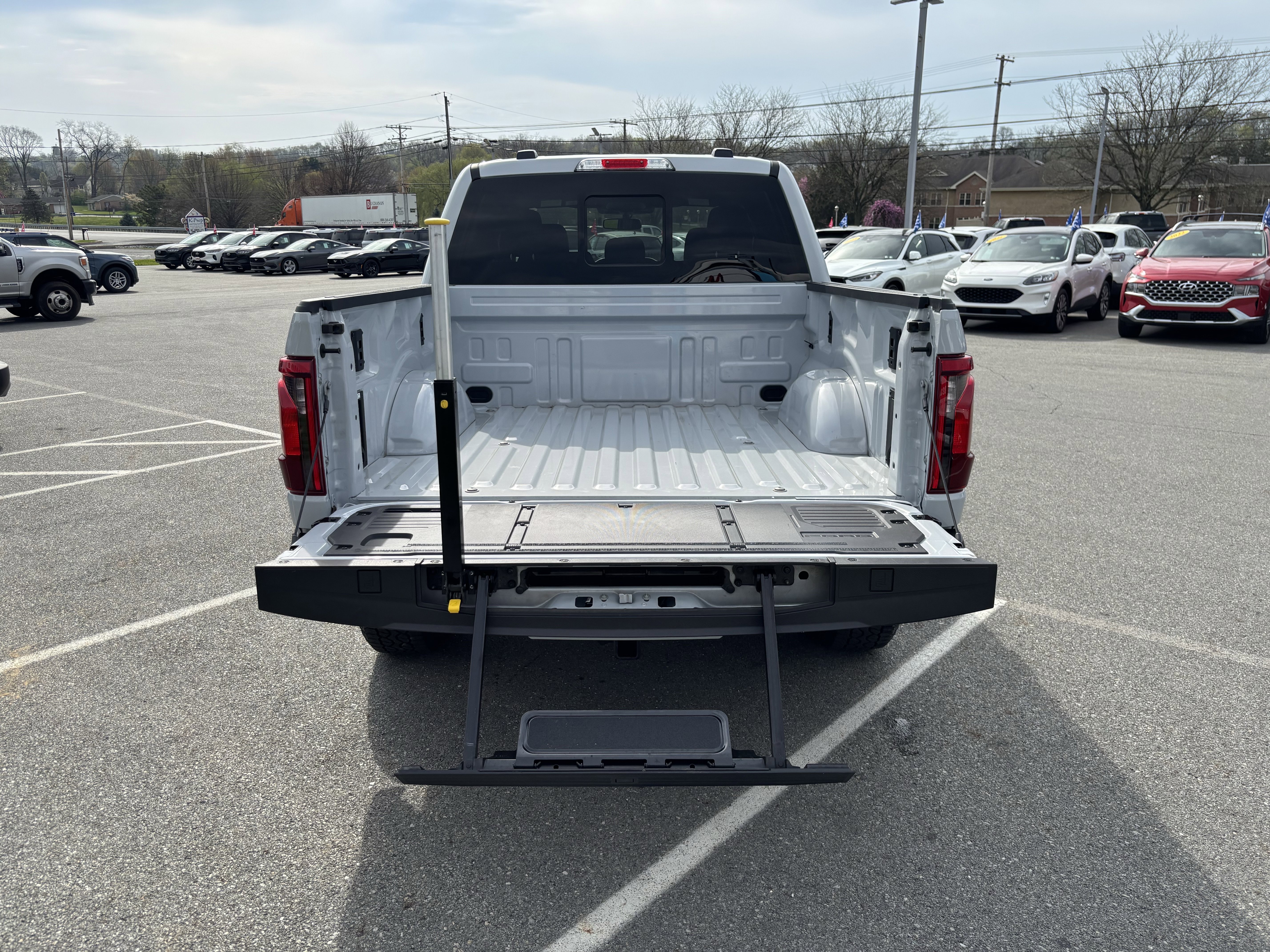 2025 Ford F-150 XLT - Photo 32