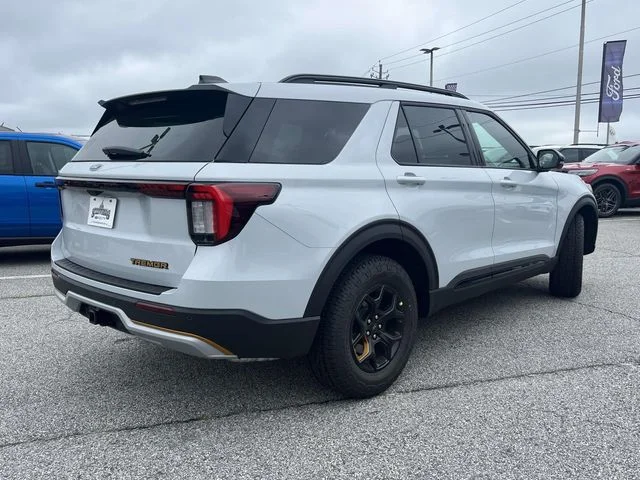 New 2026 Space White Metallic Ford Tremor® image 3