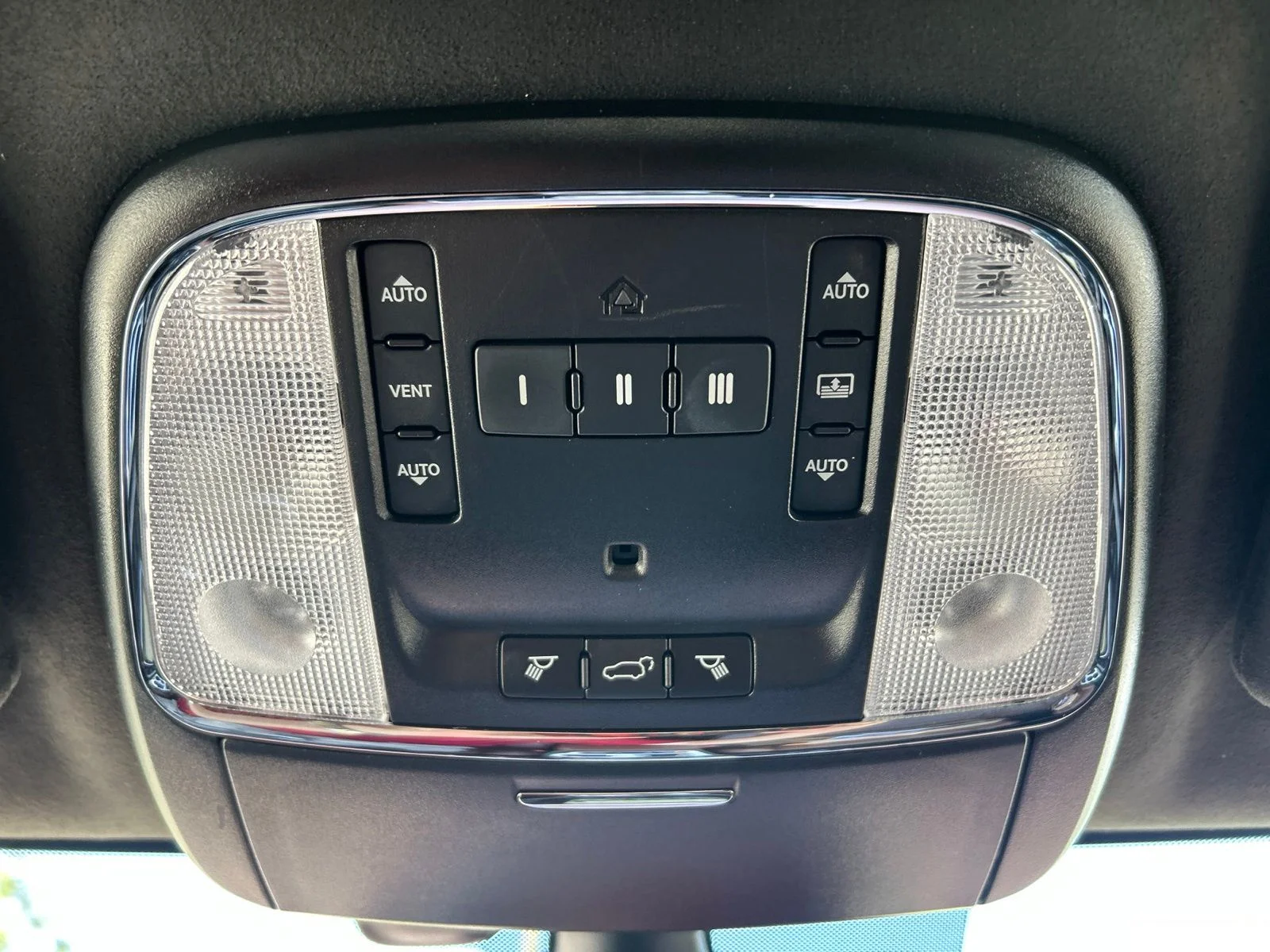 Used 2018 Brown Metallic Jeep Summit image 34