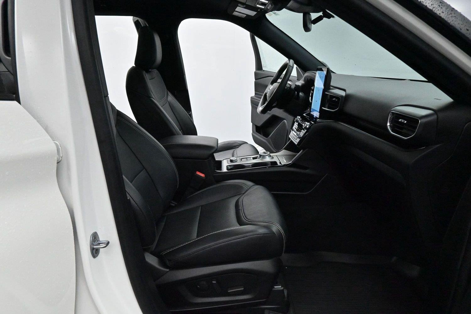 Used 2022 Star White Metallic Tri-Coat Ford ST image 37