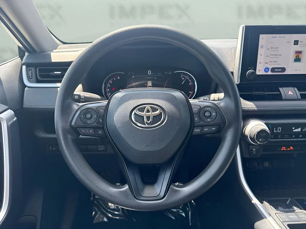 Used 2025 Silver Toyota XLE image 9