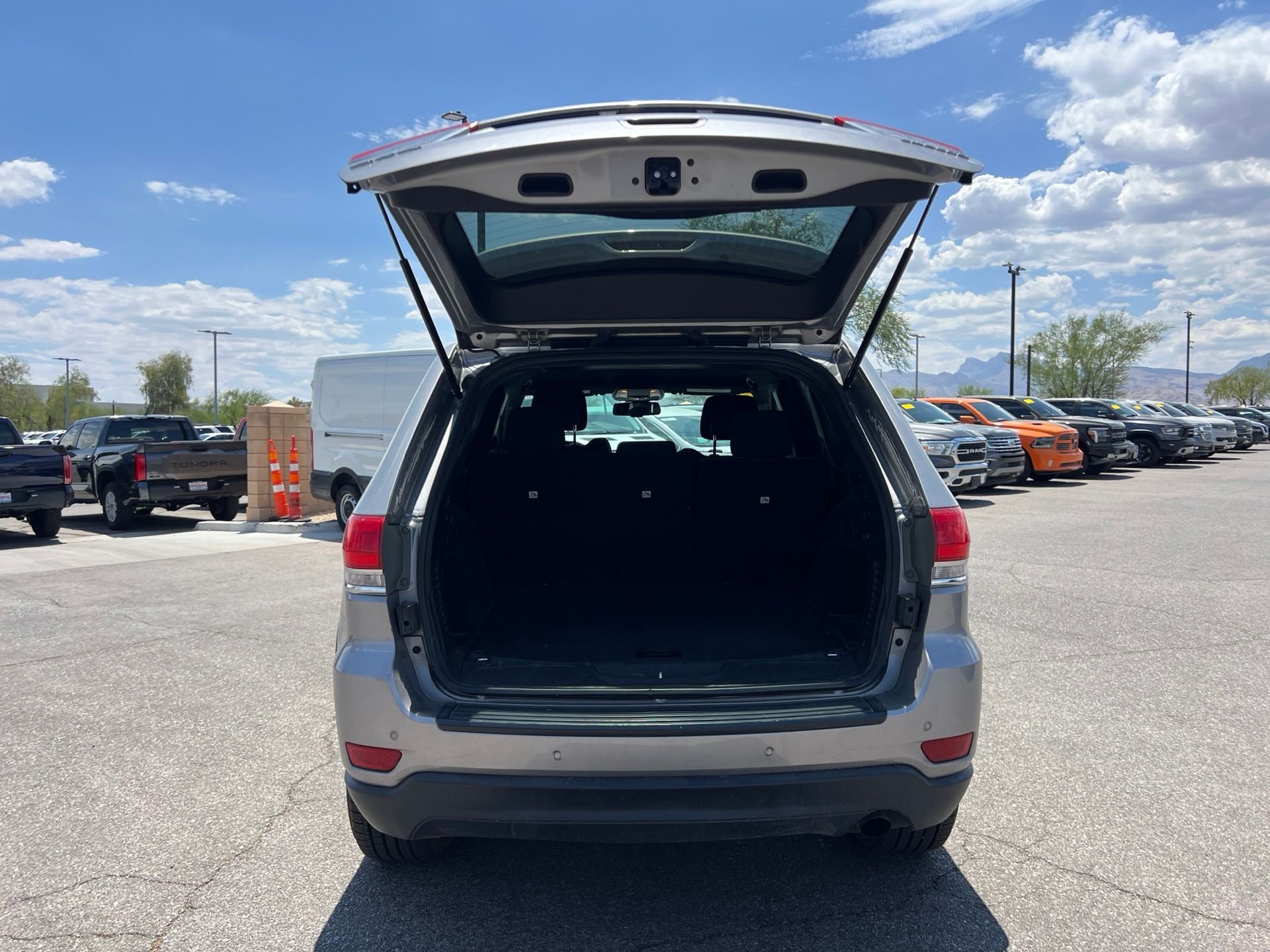 Used 2015 Silver Jeep Laredo image 14