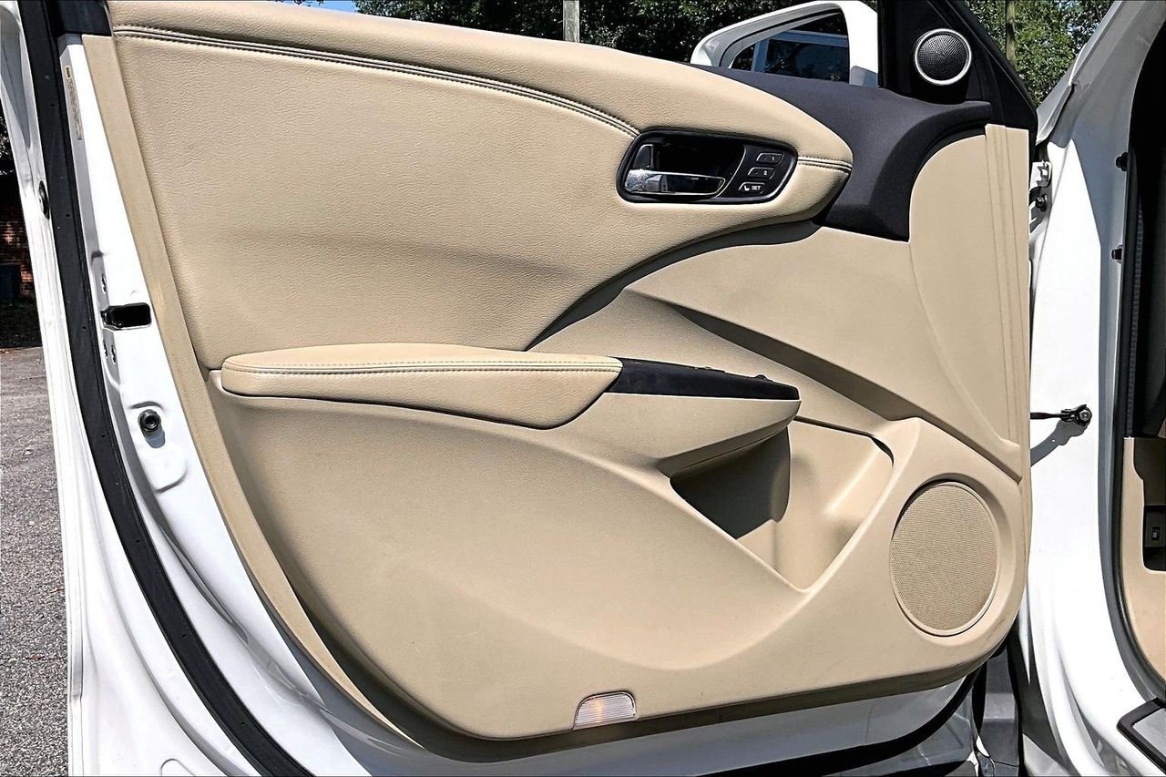 Used 2015  Acura Base image 17