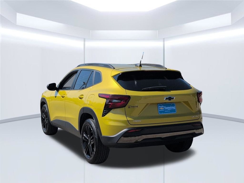 Used 2025 Yellow Chevrolet ACTIV image 3