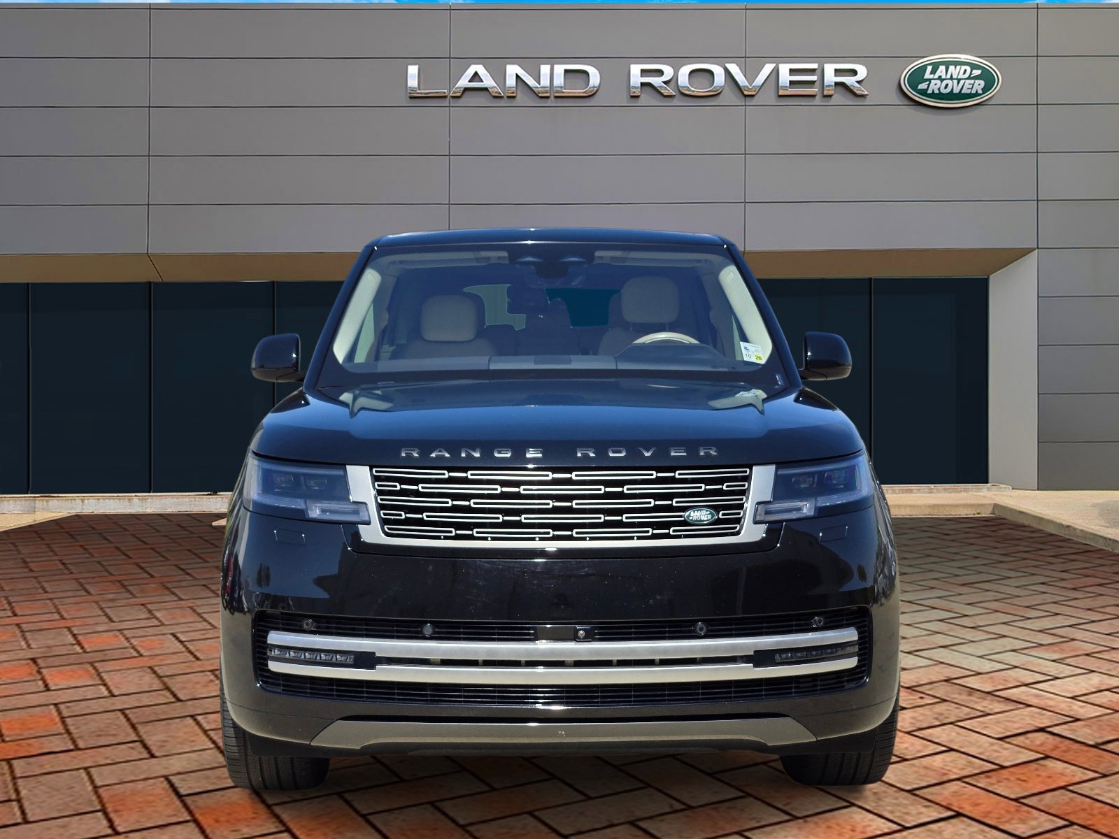 Used 2023 Santorini Black Land Rover SE image 2