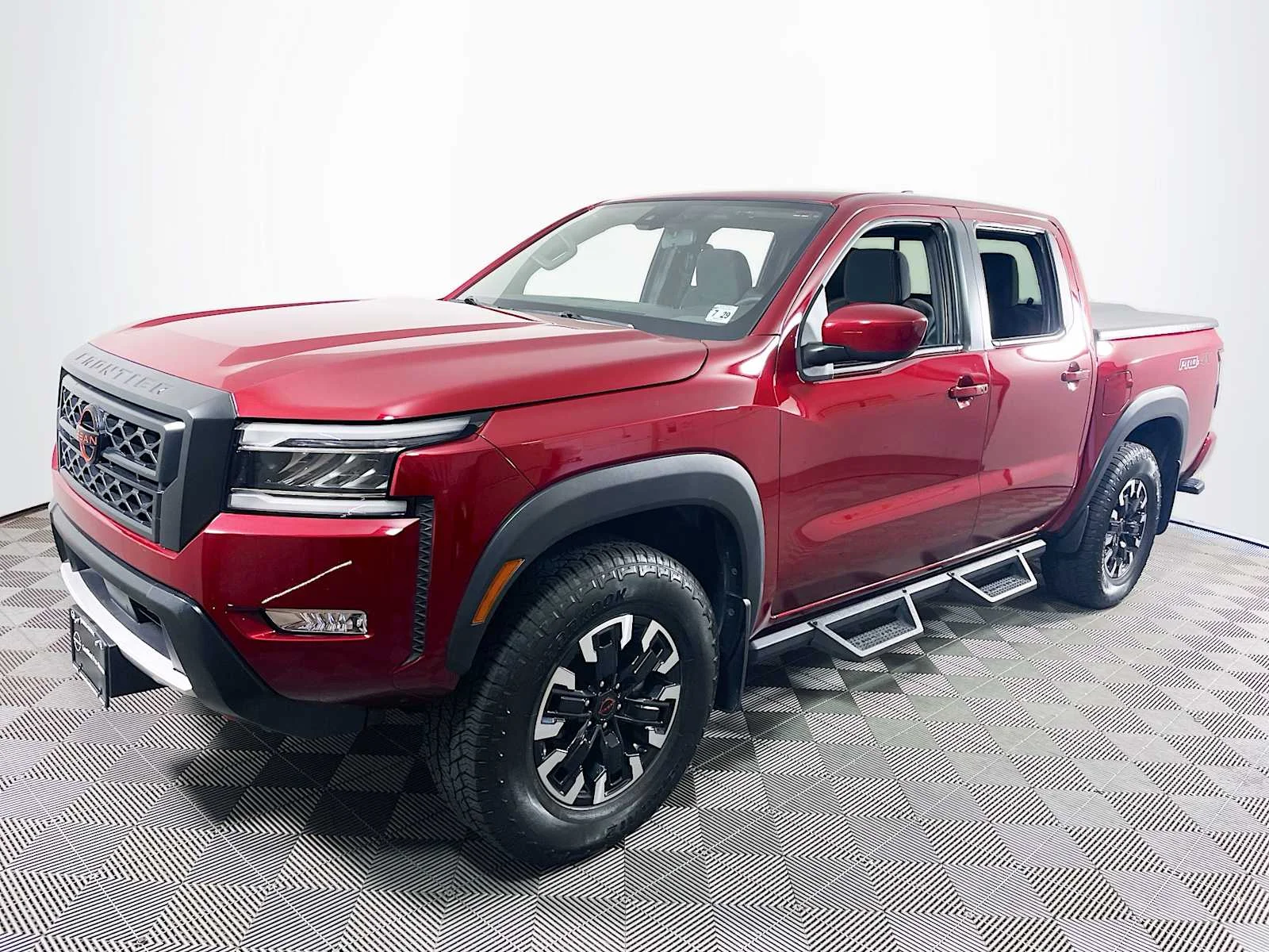 2024 Nissan Frontier PRO-4X Crew Cab 4X4's photo
