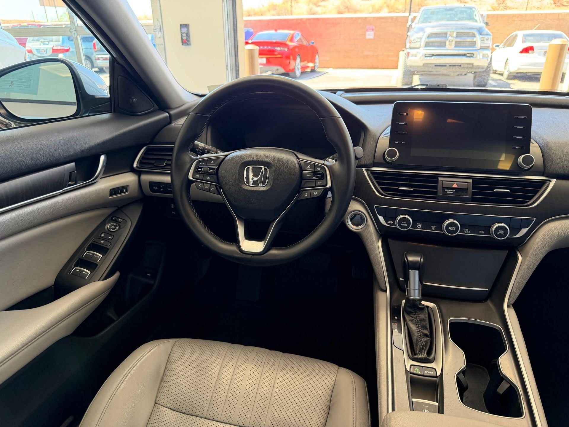 Used 2018 Silver Honda Touring image 35