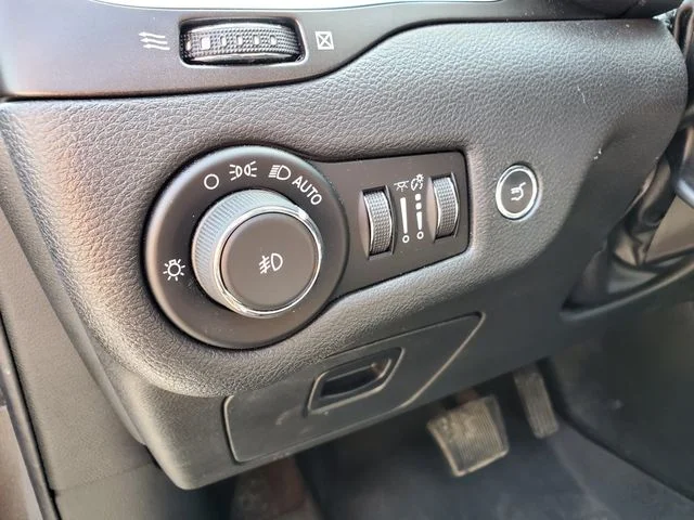 Used 2019 Gray Jeep Trailhawk image 23