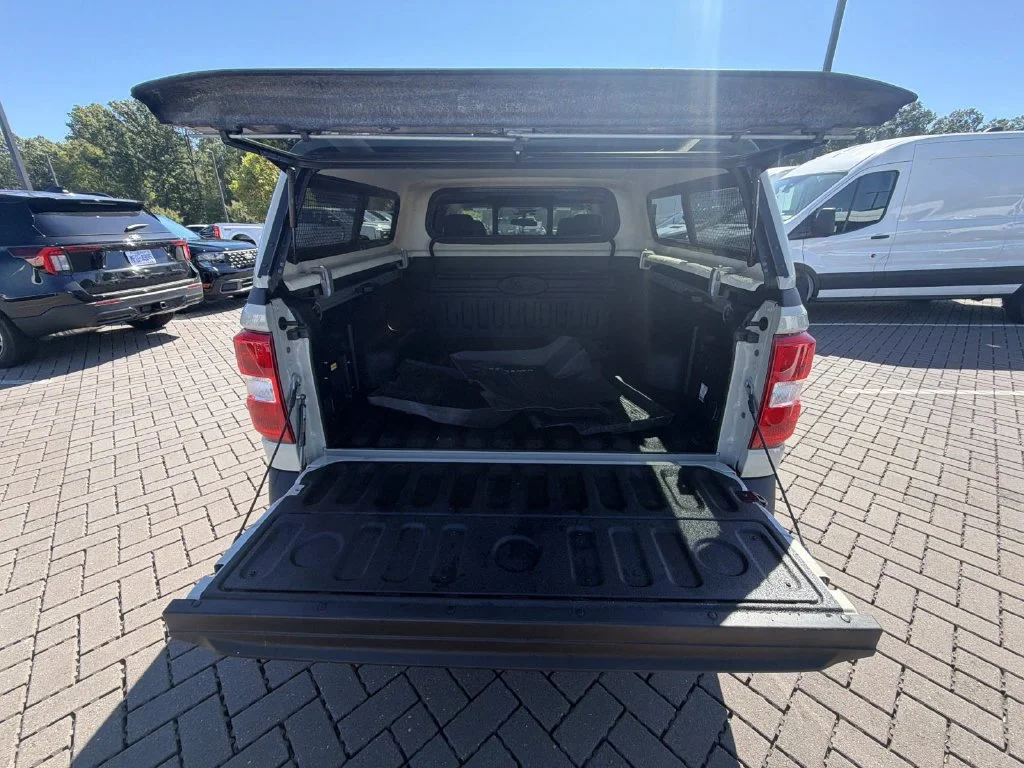 Used 2024  Ford Lariat image 29