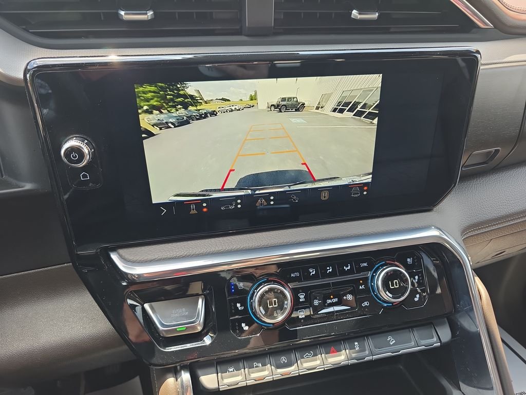 Used 2025 White GMC Denali image 20