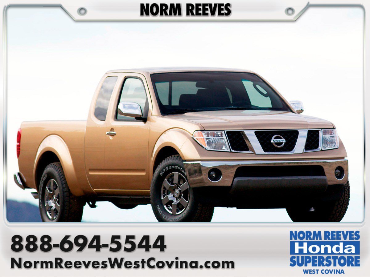 Used 2005  Nissan SE image 1