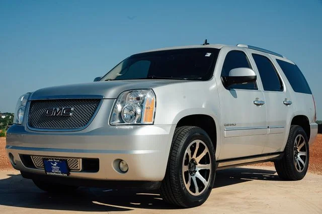 Pre-Owned 2013 GMC Yukon Denali With Navigation