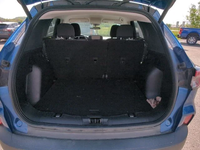 Used 2022 Blue Ford SE image 31