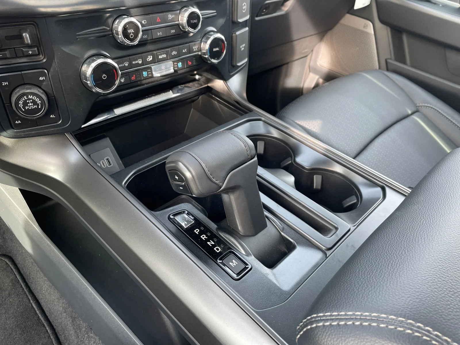 New 2026 Antimatter Blue Metallic Ford Lariat image 15
