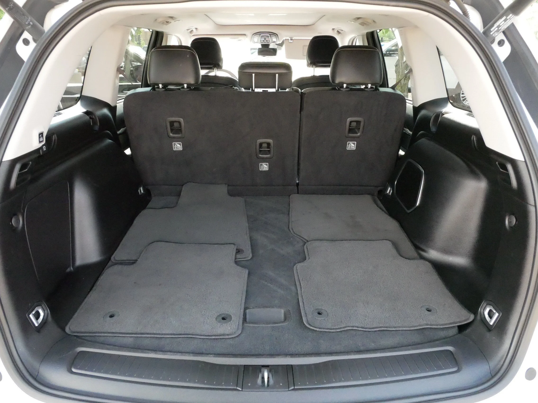 Used 2022 Bright White Clearcoat Jeep  image 18