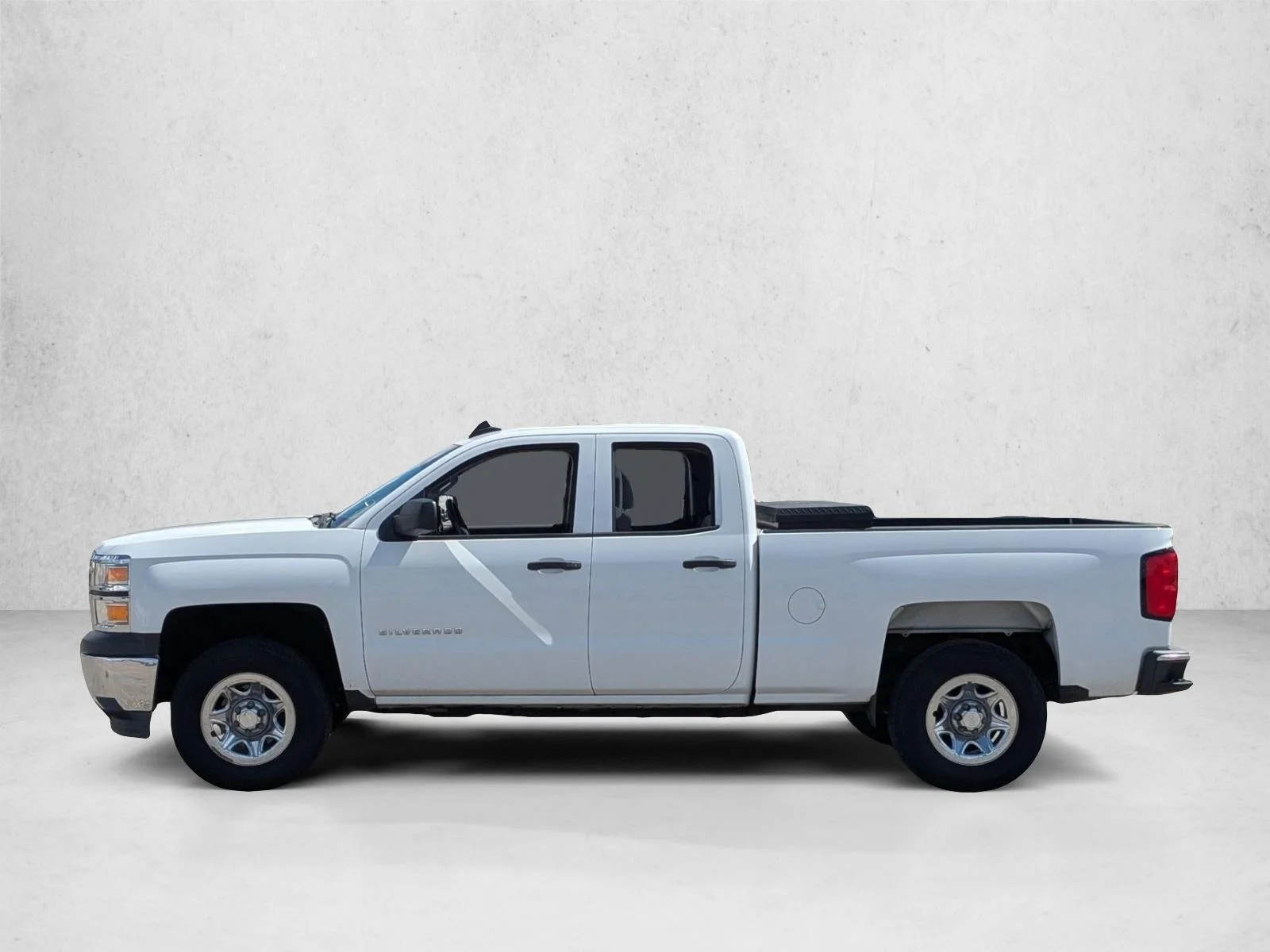 Used 2015 Summit White Chevrolet LS image 8