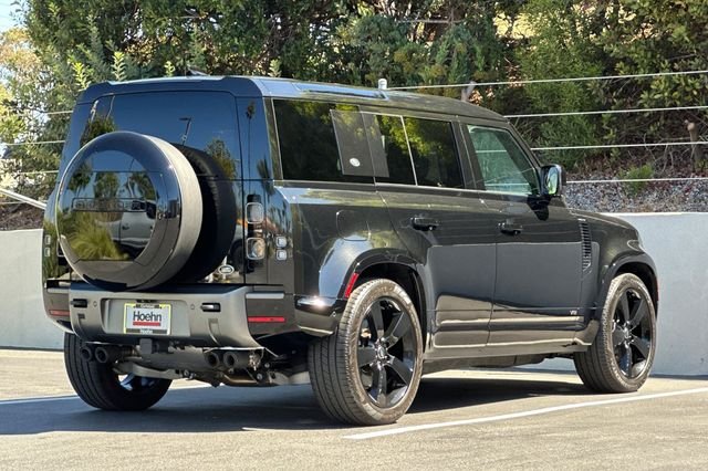 Used 2023 Black Land Rover V8 image 5