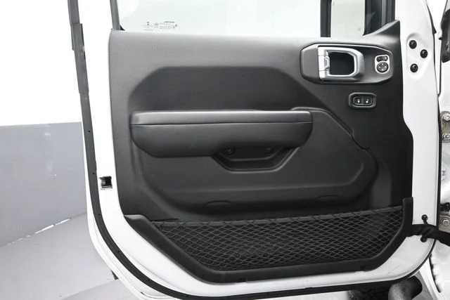 Certified Used 2019 White Jeep Unlimited Rubicon image 22