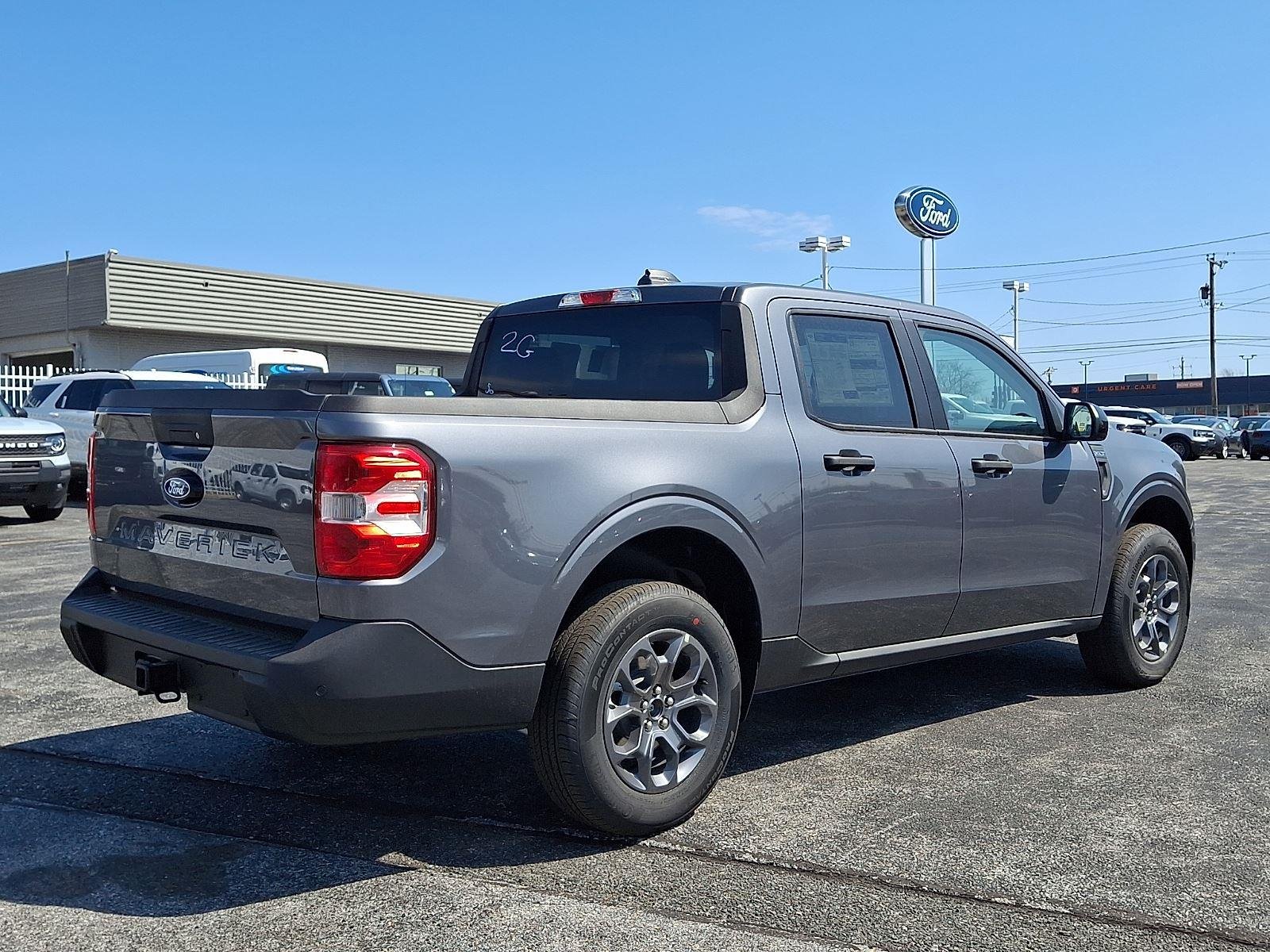 New 2026 Carbonized Gray Metallic Ford XLT image 4
